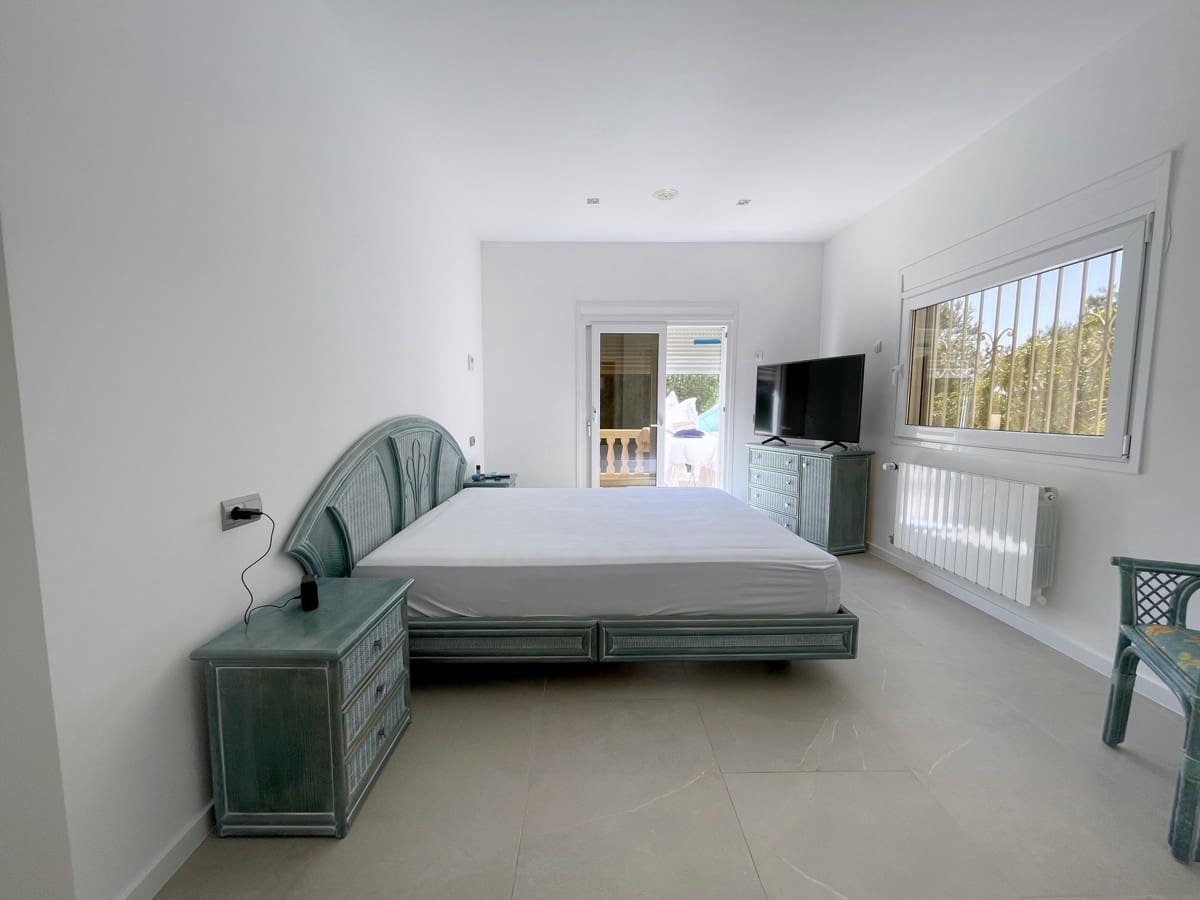 4 sypialnia Willa na sprzedaż w Costa de la Calma z basenem - 2 290 000 € (Ref: 8923351)