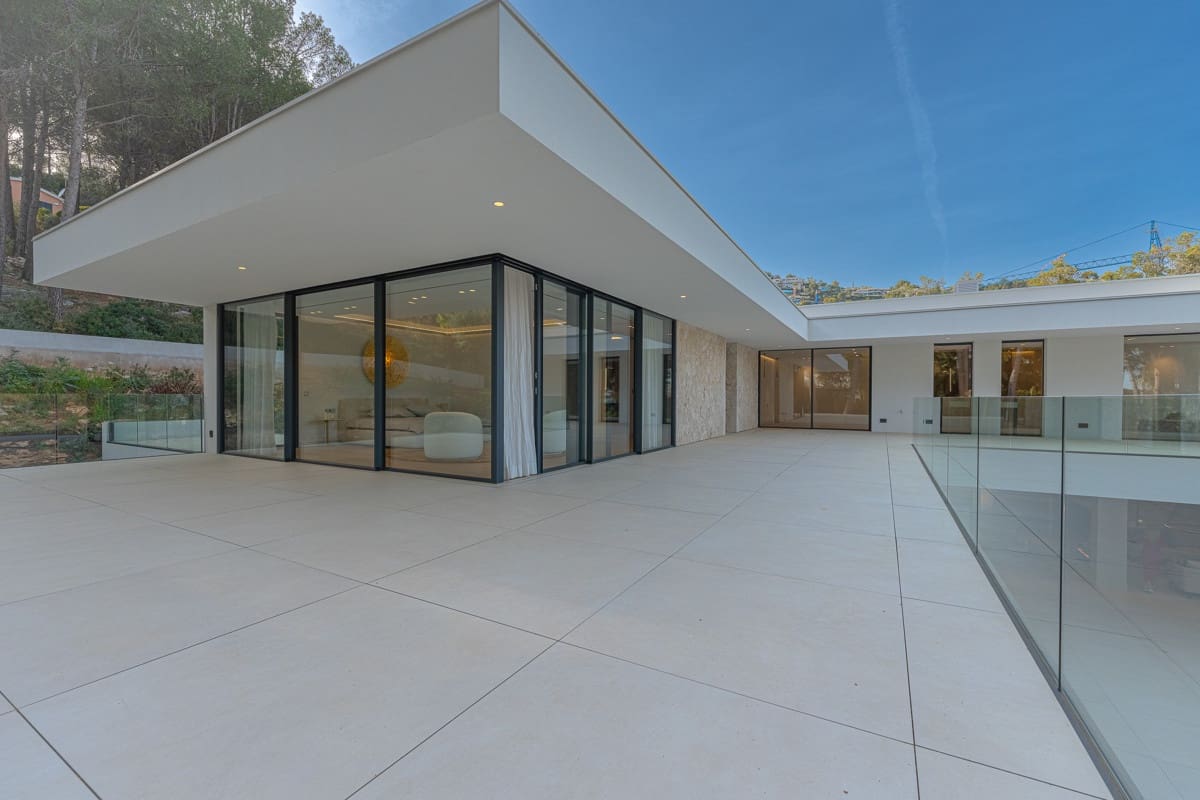 4 slaapkamer Villa te koop in Palma de Mallorca met zwembad - € 8.400.000 (Ref: 8923352)