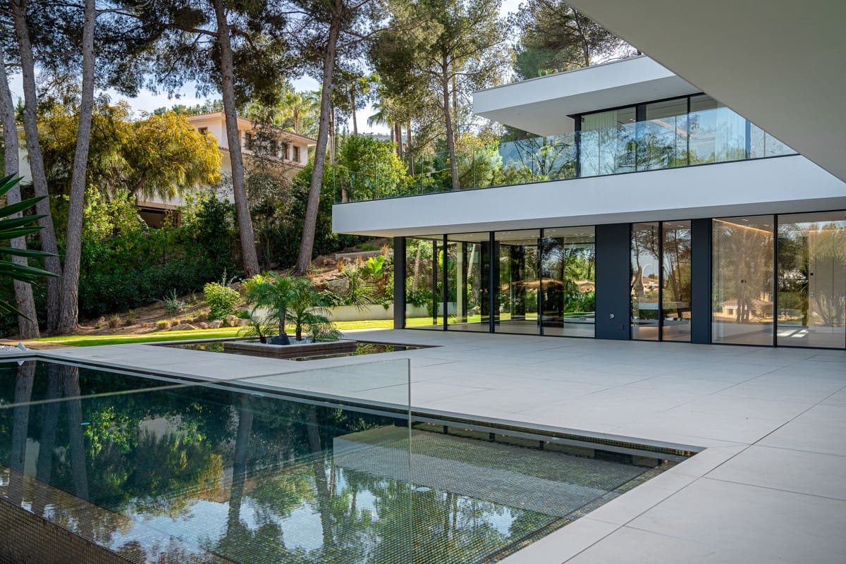 4 slaapkamer Villa te koop in Palma de Mallorca met zwembad - € 8.400.000 (Ref: 8923352)
