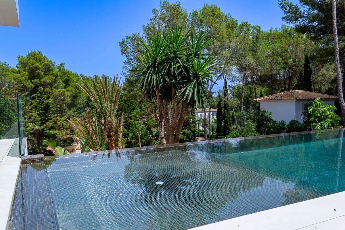 4 slaapkamer Villa te koop in Palma de Mallorca met zwembad - € 8.400.000 (Ref: 8923352)