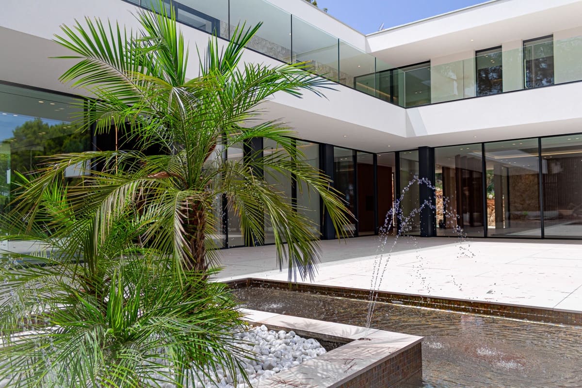 4 slaapkamer Villa te koop in Palma de Mallorca met zwembad - € 8.400.000 (Ref: 8923352)