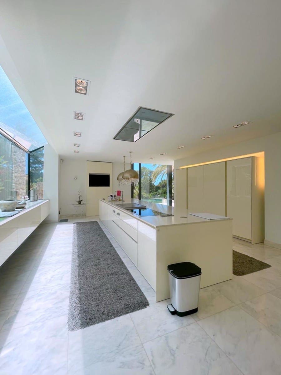 4 soveværelse Villa til salg i Santa Ponsa med swimmingpool - € 6.900.000 (Ref: 8925442)