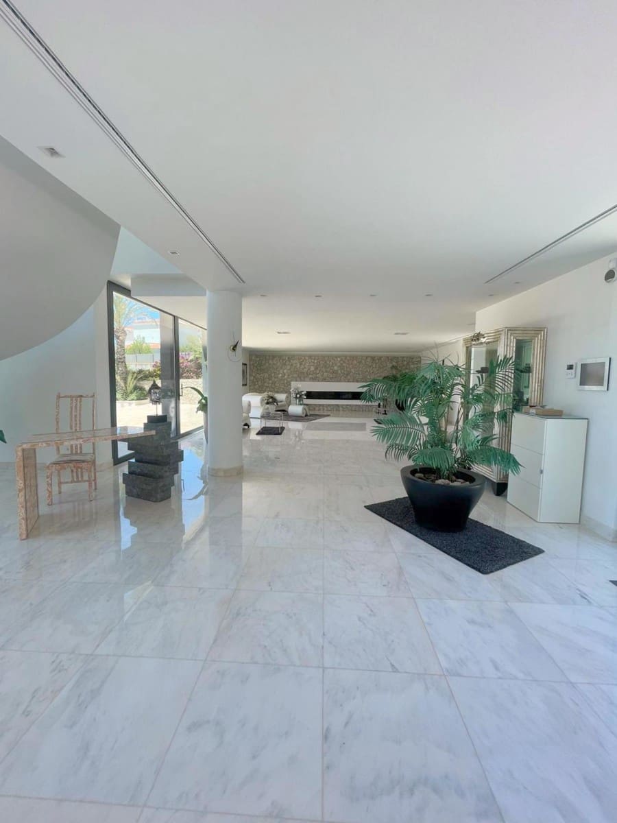 4 soveværelse Villa til salg i Santa Ponsa med swimmingpool - € 6.900.000 (Ref: 8925442)