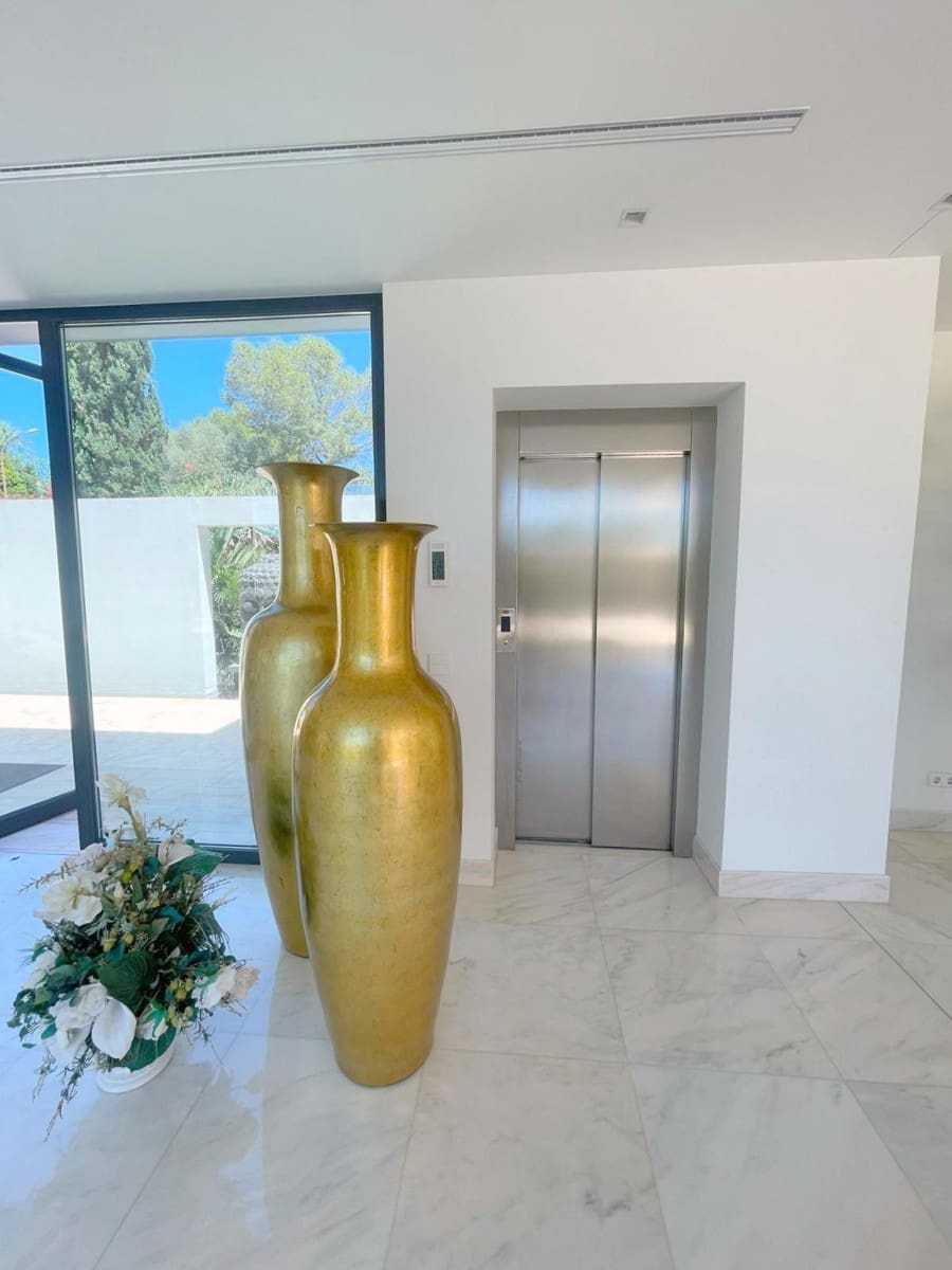 4 soveværelse Villa til salg i Santa Ponsa med swimmingpool - € 6.900.000 (Ref: 8925442)