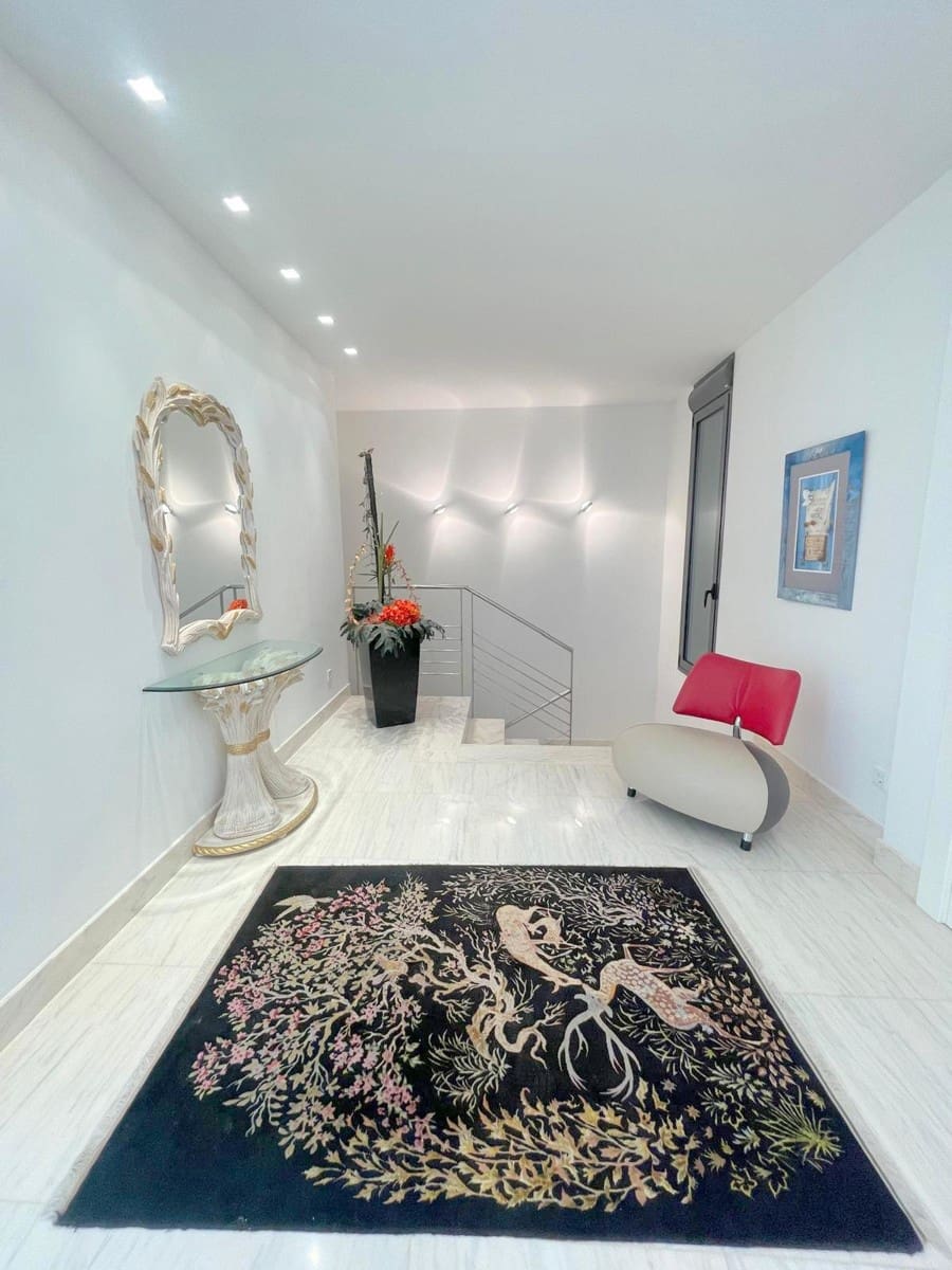 4 soveværelse Villa til salg i Santa Ponsa med swimmingpool - € 6.900.000 (Ref: 8925442)