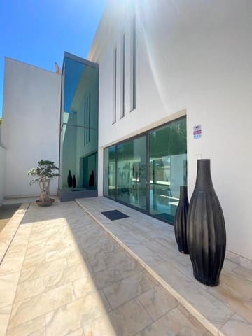 4 soveværelse Villa til salg i Santa Ponsa, Calvià med swimmingpool - € 6.900.000 (Ref: 8925442)