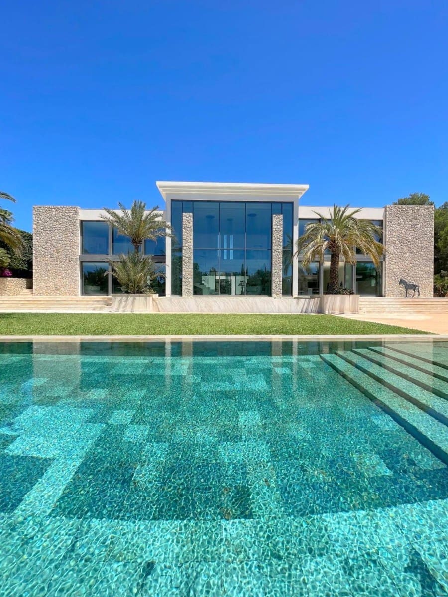 4 soveværelse Villa til salg i Santa Ponsa med swimmingpool - € 6.900.000 (Ref: 8925442)