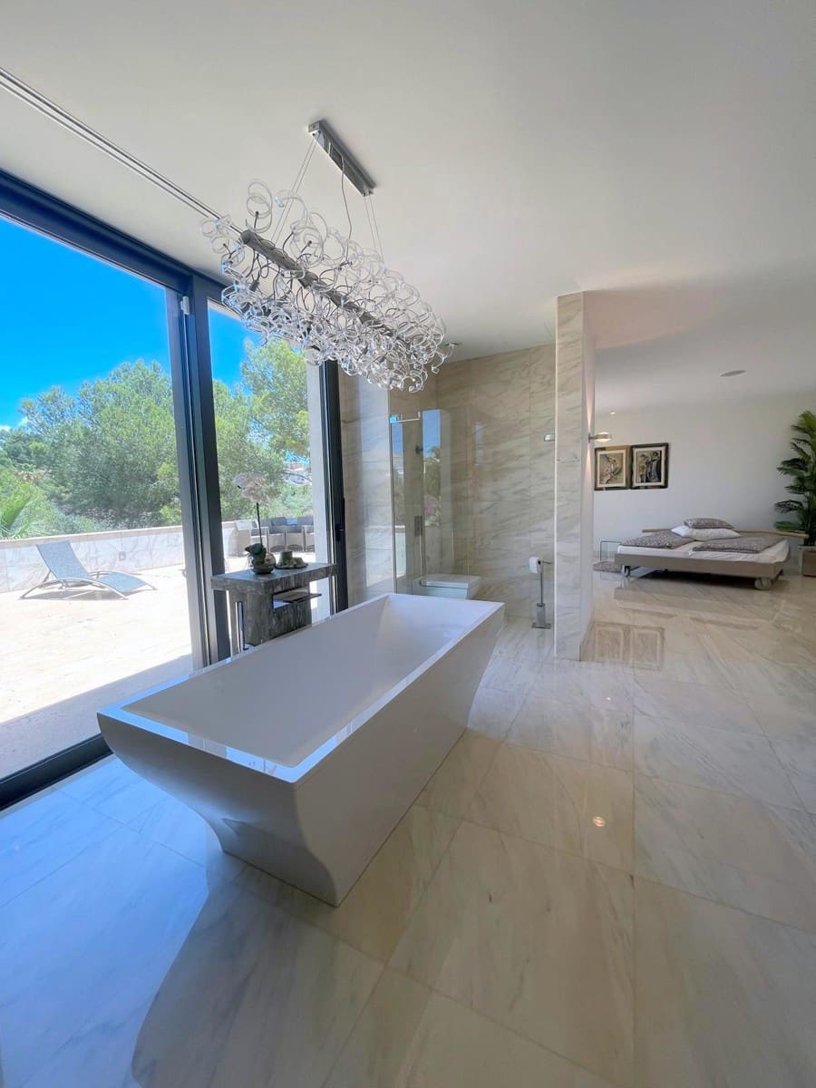 4 soveværelse Villa til salg i Santa Ponsa med swimmingpool - € 6.900.000 (Ref: 8925442)