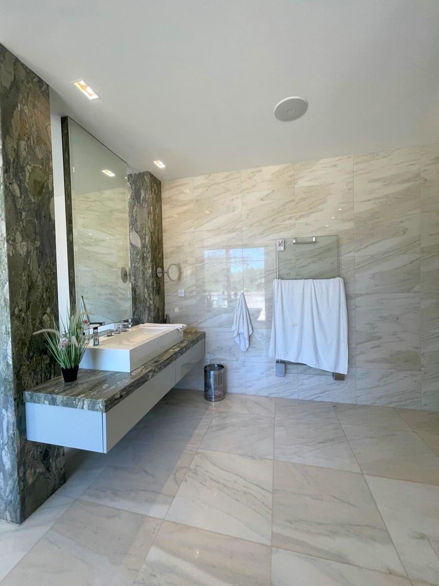 4 soveværelse Villa til salg i Santa Ponsa med swimmingpool - € 6.900.000 (Ref: 8925442)