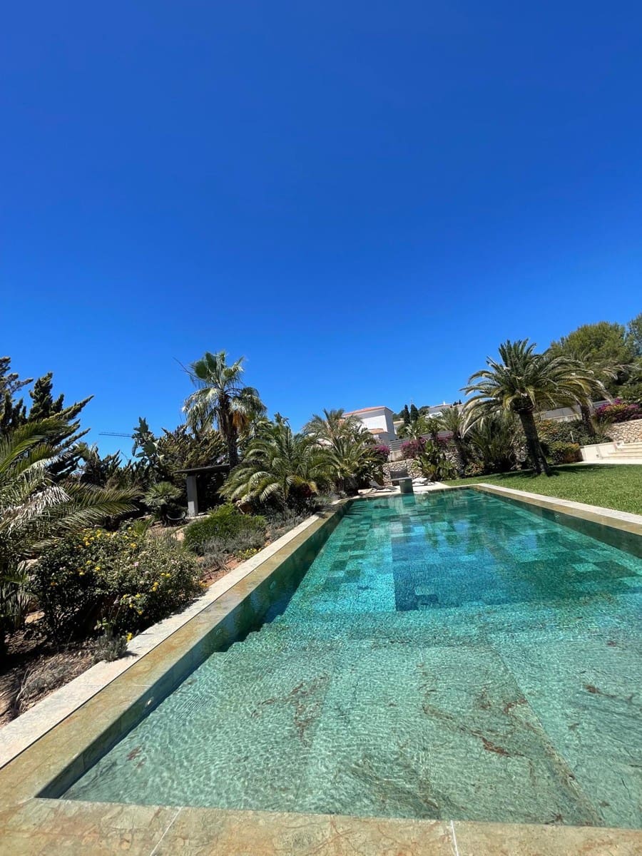 4 soveværelse Villa til salg i Santa Ponsa med swimmingpool - € 6.900.000 (Ref: 8925442)