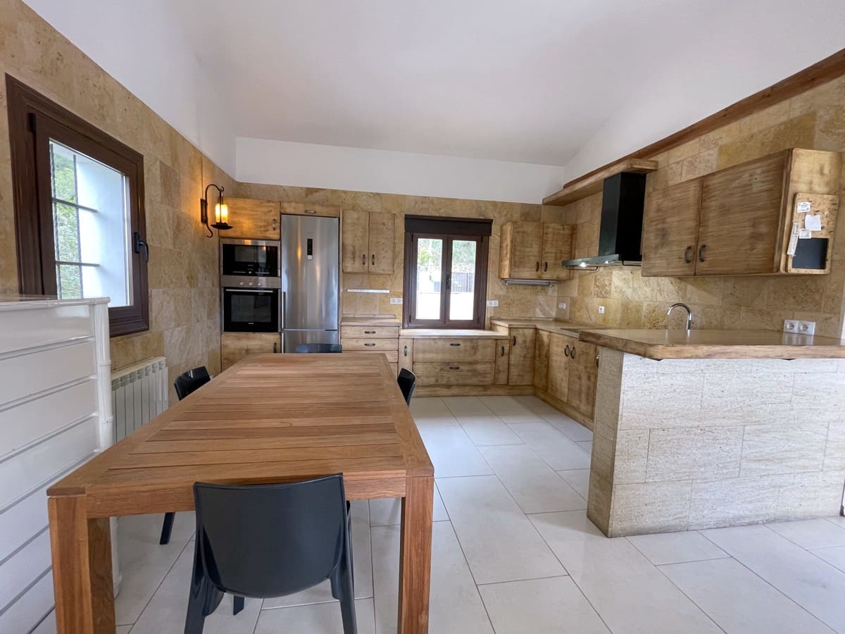 2 soverom Villa til salgs i Galilea med svømmebasseng - € 670 000 (Ref: 8929736)