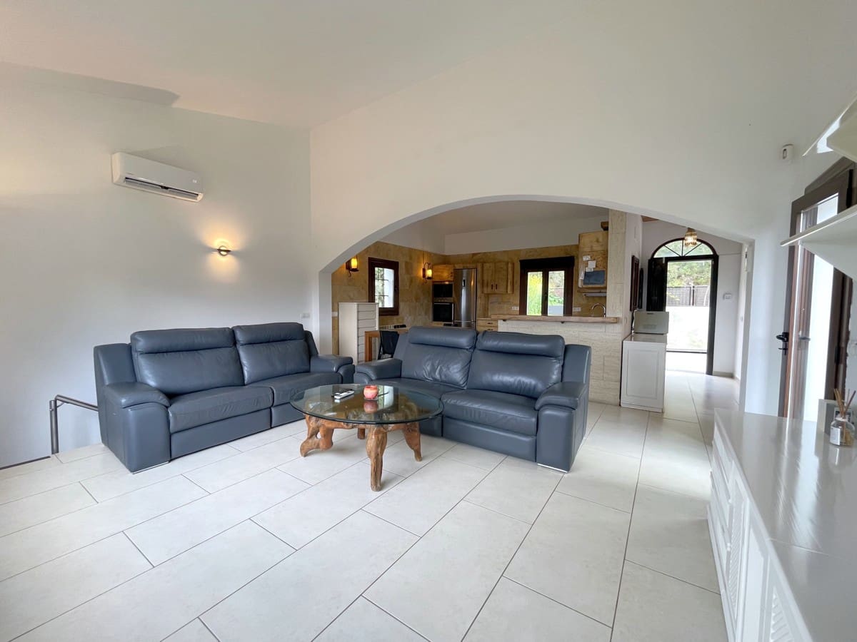 2 soverom Villa til salgs i Galilea med svømmebasseng - € 670 000 (Ref: 8929736)