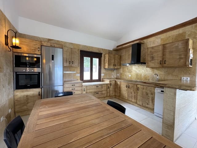 2 soveværelse Villa til salg i Galilea, Puigpunyent med swimmingpool - € 670.000 (Ref: 8929736)