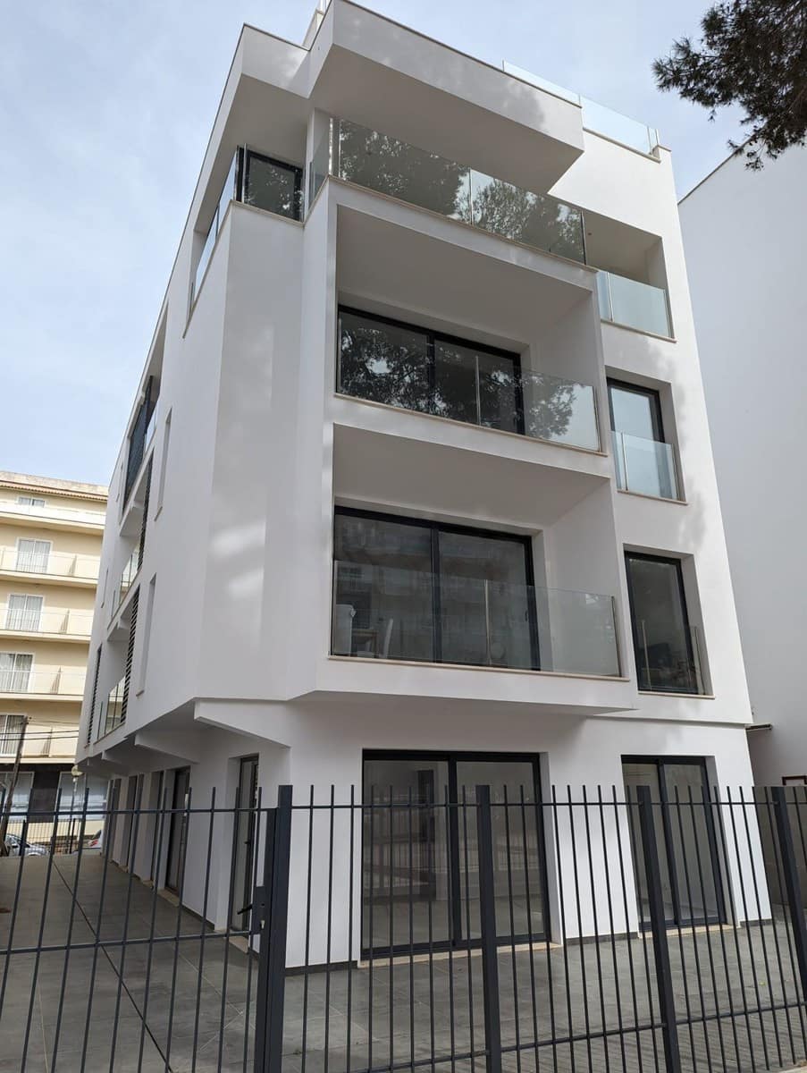 8 soveværelse Byhus til salg i L'Arenal / S'Arenal - € 2.250.000 (Ref: 8969706)