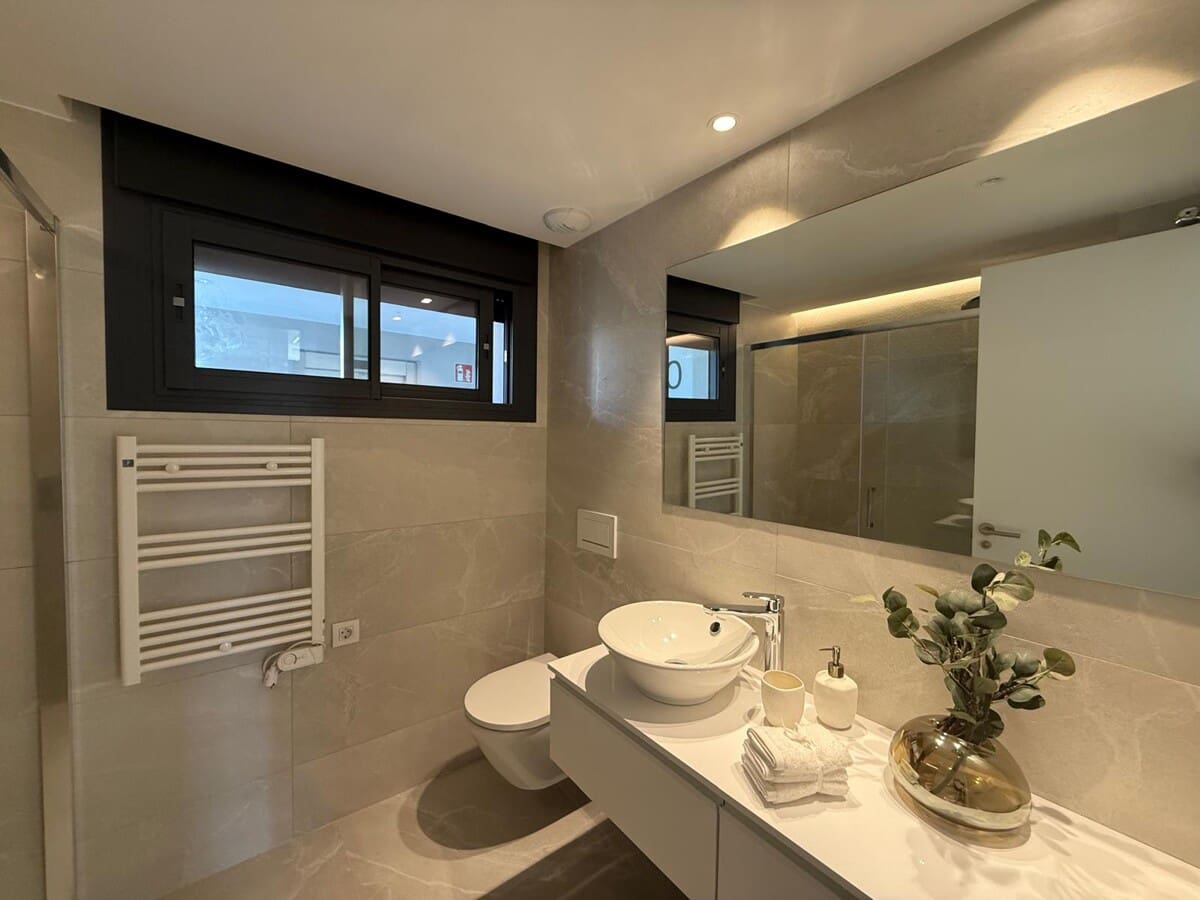 2 slaapkamer Penthouse te koop in Palmanova met zwembad - € 582.000 (Ref: 8987148)