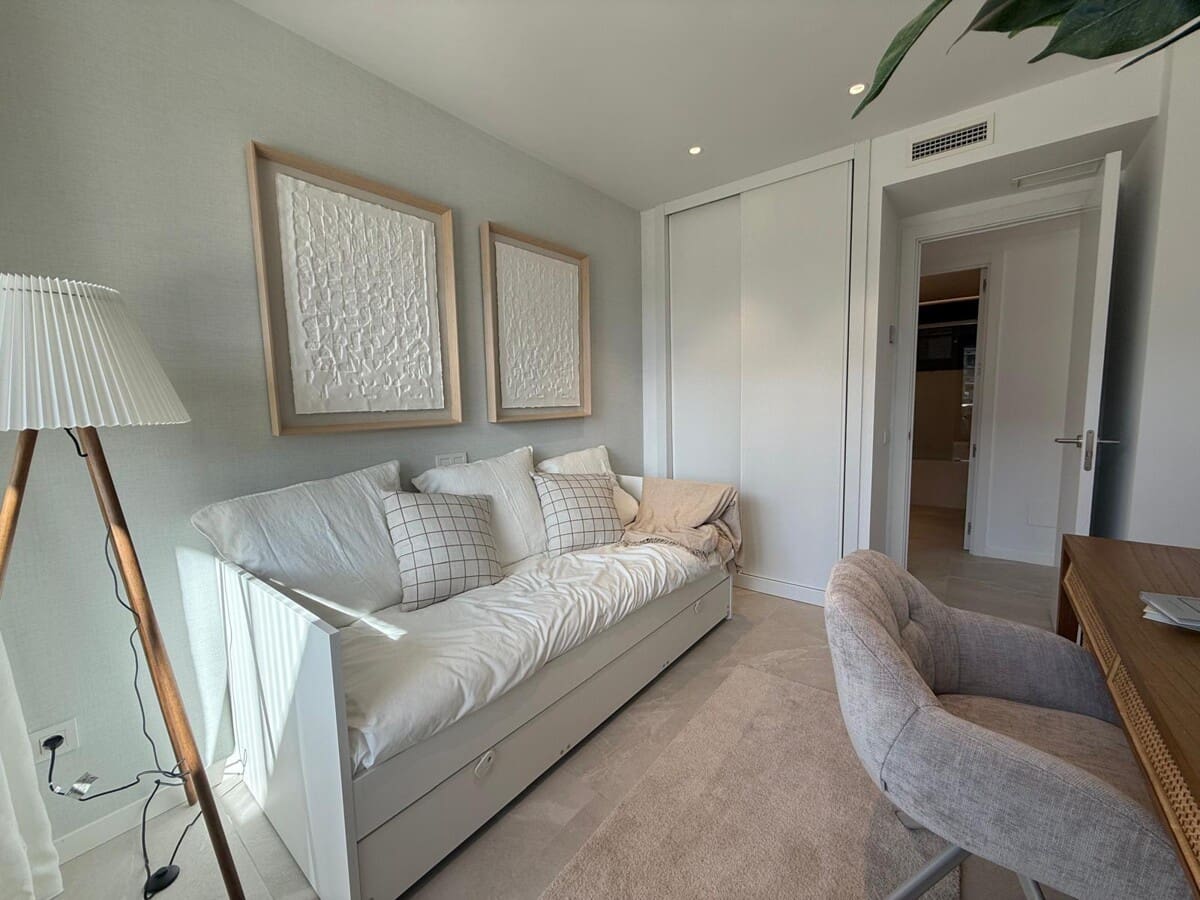 2 slaapkamer Penthouse te koop in Palmanova met zwembad - € 582.000 (Ref: 8987148)