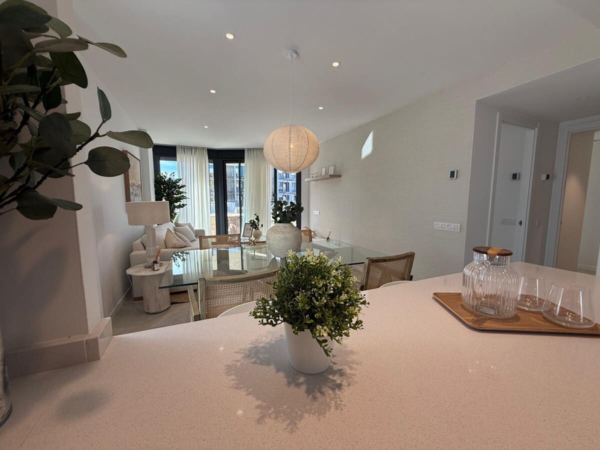 2 slaapkamer Penthouse te koop in Palmanova met zwembad - € 582.000 (Ref: 8987148)