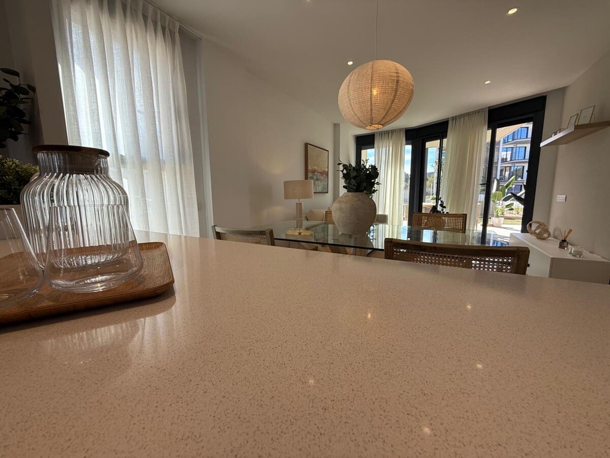 2 slaapkamer Penthouse te koop in Palmanova met zwembad - € 582.000 (Ref: 8987148)