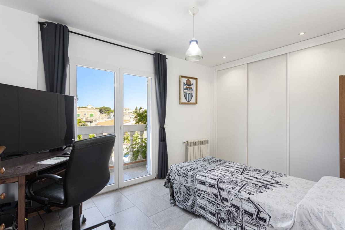 4 soveværelse Villa til salg i El Toro / Port Adriano med swimmingpool - € 1.650.000 (Ref: 9002358)