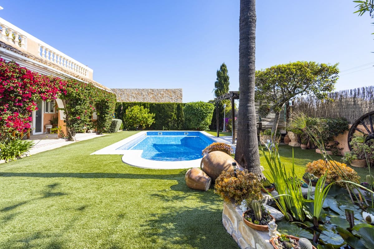 4 soveværelse Villa til salg i El Toro / Port Adriano med swimmingpool - € 1.650.000 (Ref: 9002358)