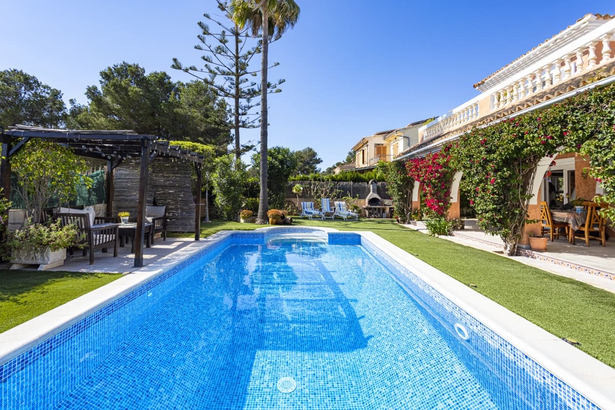4 soveværelse Villa til salg i El Toro / Port Adriano med swimmingpool - € 1.650.000 (Ref: 9002358)