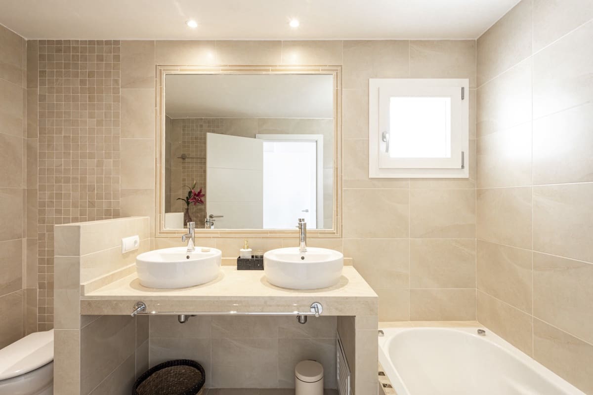 4 sypialnia Willa na sprzedaż w Santa Ponsa z basenem - 3 700 000 € (Ref: 9096995)