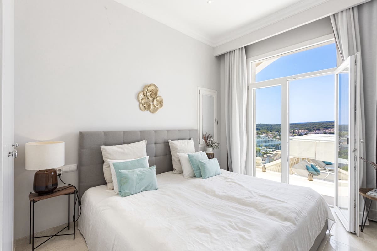 4 sypialnia Willa na sprzedaż w Santa Ponsa z basenem - 3 700 000 € (Ref: 9096995)