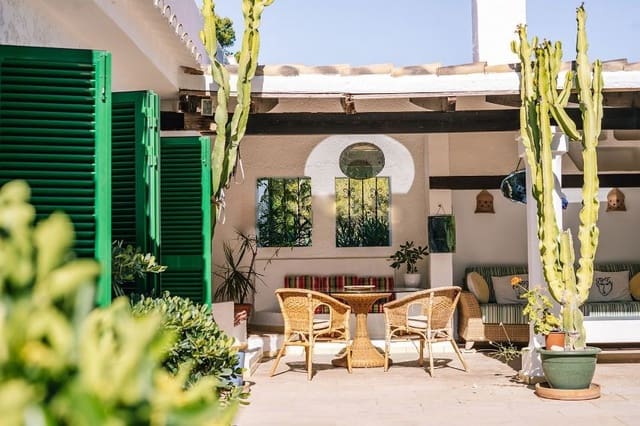 5 soveværelse Byhus til leje i Sol de Mallorca, Calvià med swimmingpool - € 5.500 (Ref: 9142343)