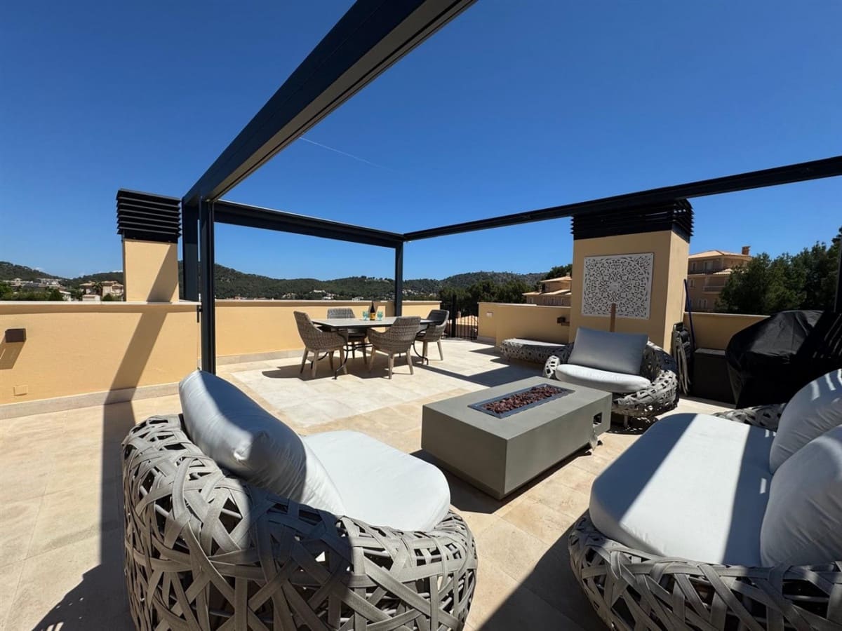 3 soveværelse Penthouse til salg i Es Camp De Mar / El Camp De Mar med swimmingpool - € 1.290.000 (Ref: 9262006)