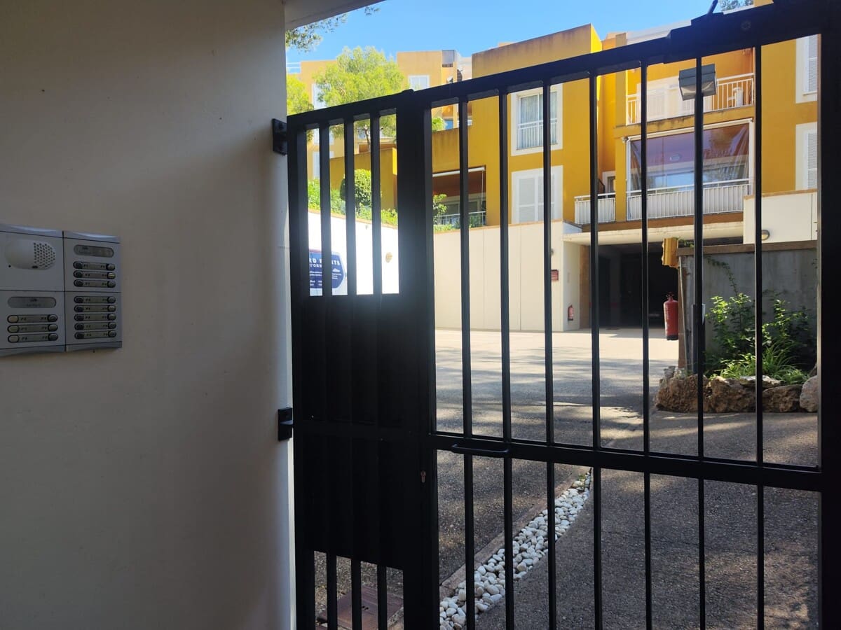 2 soveværelse Lejlighed til salg i Cala Fornells med swimmingpool - € 475.000 (Ref: 9263923)