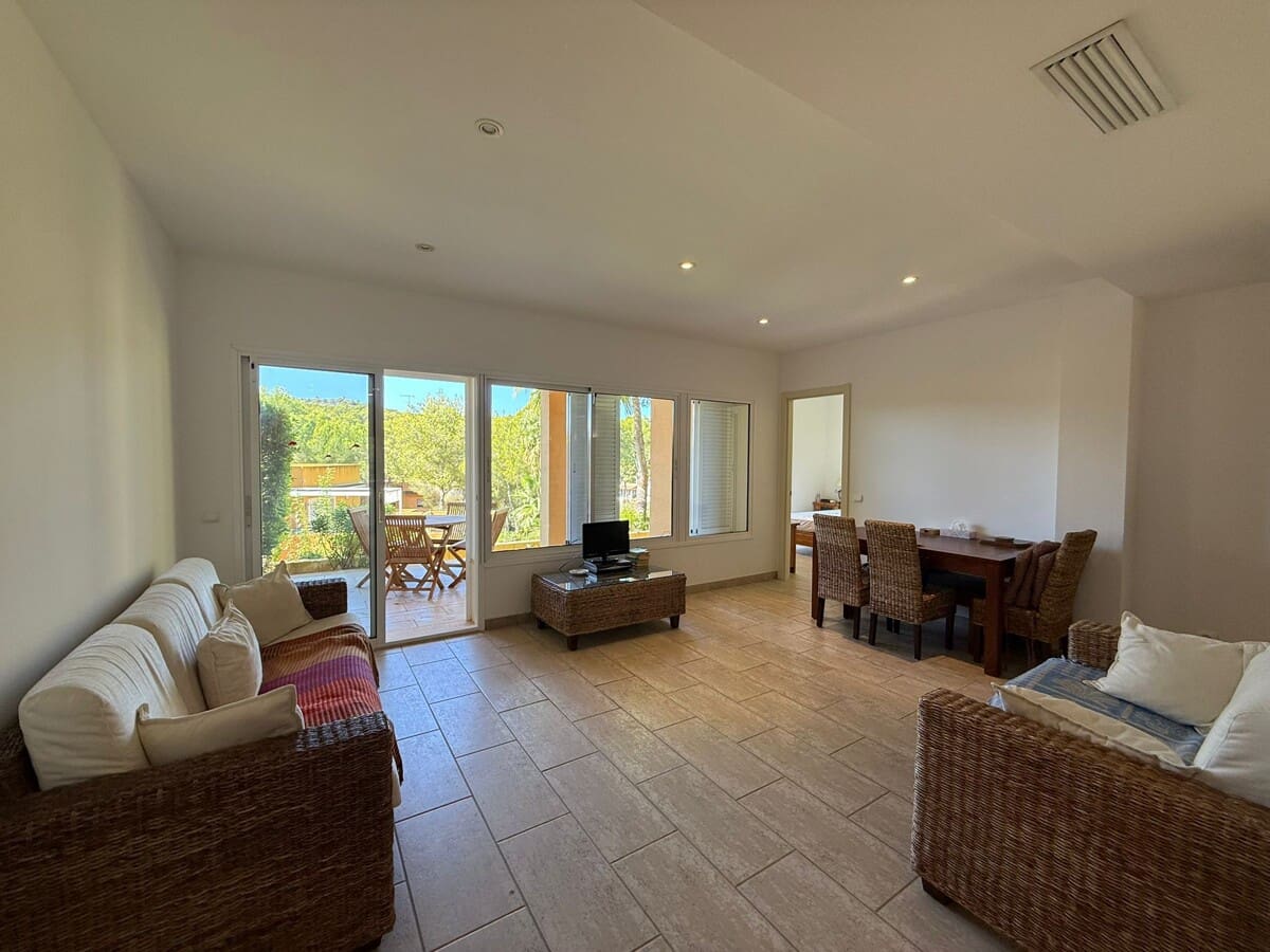 2 soveværelse Lejlighed til salg i Cala Fornells med swimmingpool - € 475.000 (Ref: 9263923)