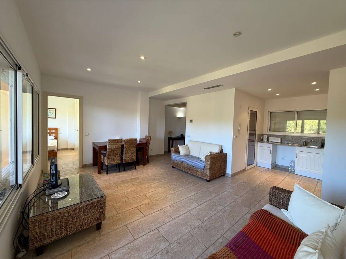 2 soveværelse Lejlighed til salg i Cala Fornells med swimmingpool - € 475.000 (Ref: 9263923)