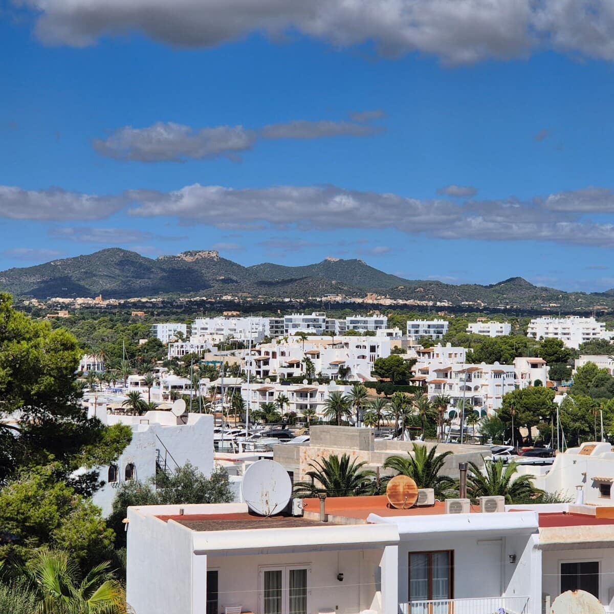 2 bedroom Penthouse for sale in Cala d'Or - € 520,000 (Ref: 9298936)