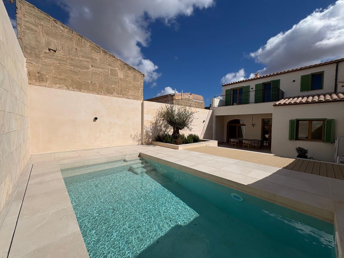 4 soveværelse Rækkehus til salg i Ses Salines med swimmingpool - € 1.600.000 (Ref: 9298998)