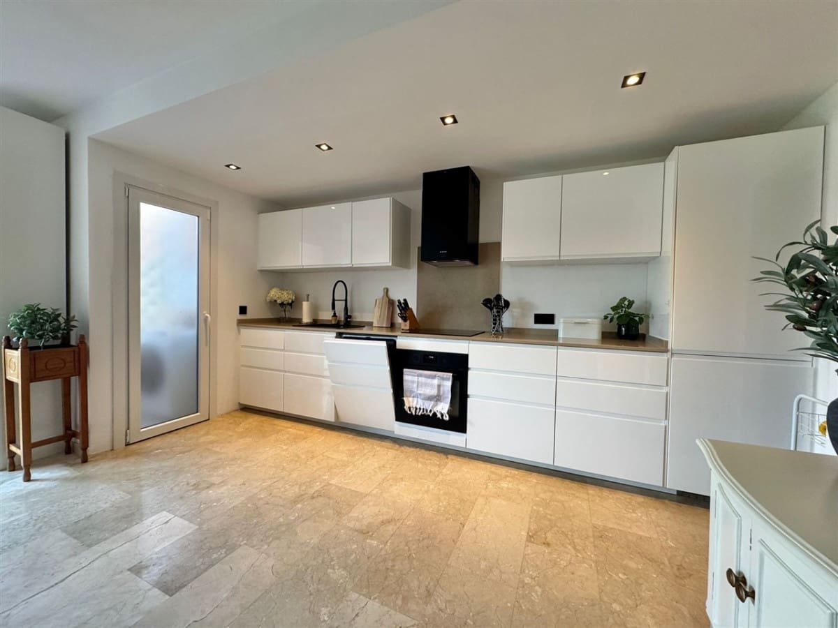 2 soveværelse Lejlighed til salg i El Toro / Port Adriano med garage - € 750.000 (Ref: 9298999)