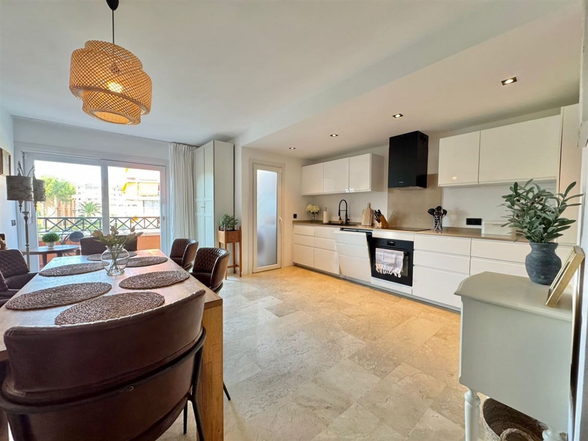 2 soveværelse Lejlighed til salg i El Toro / Port Adriano med garage - € 750.000 (Ref: 9298999)