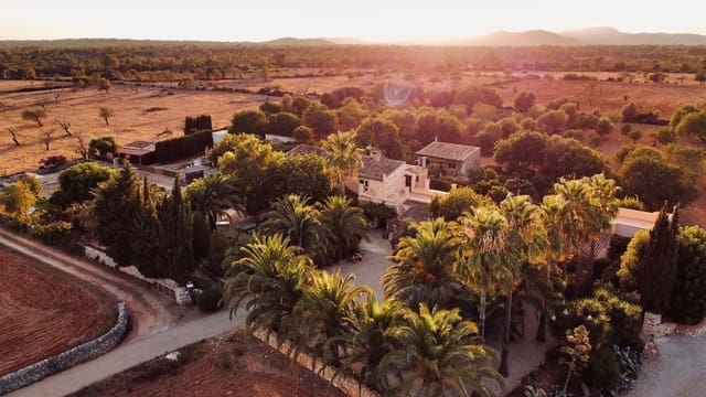 16 sypialnia Finka/Dom wiejski na sprzedaż w Felanitx z basenem garażem - 3 700 000 € (Ref: 9322319)