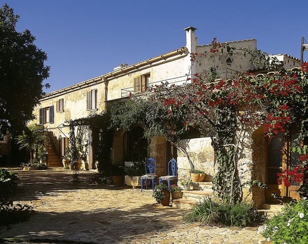 16 sypialnia Finka/Dom wiejski na sprzedaż w Felanitx z basenem garażem - 3 700 000 € (Ref: 9322319)