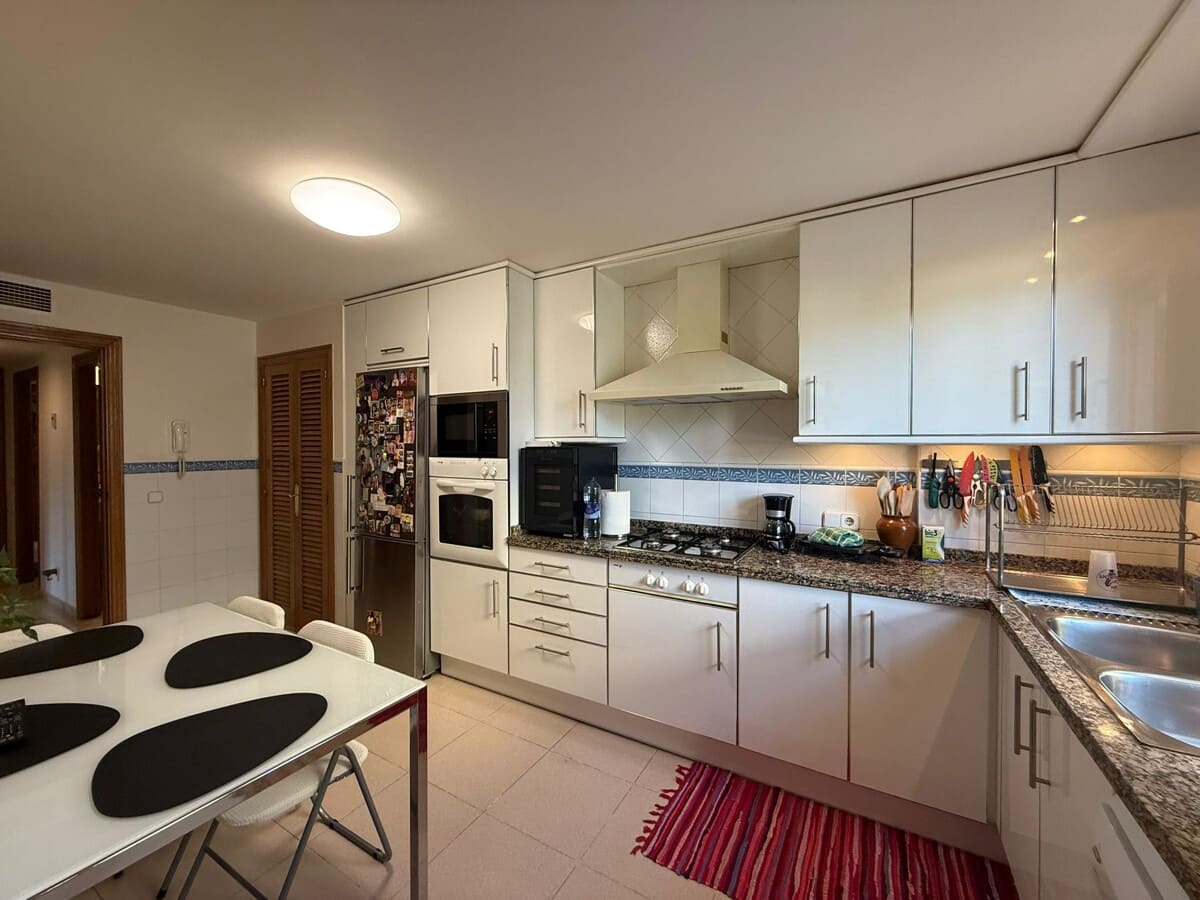 2 sovrum Lägenhet till salu i Genova med pool garage - 695 000 € (Ref: 9345312)