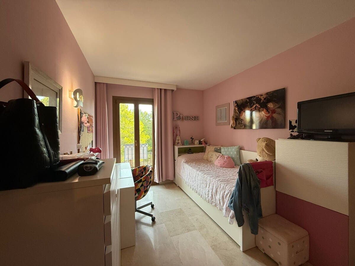 2 sovrum Lägenhet till salu i Genova med pool garage - 695 000 € (Ref: 9345312)