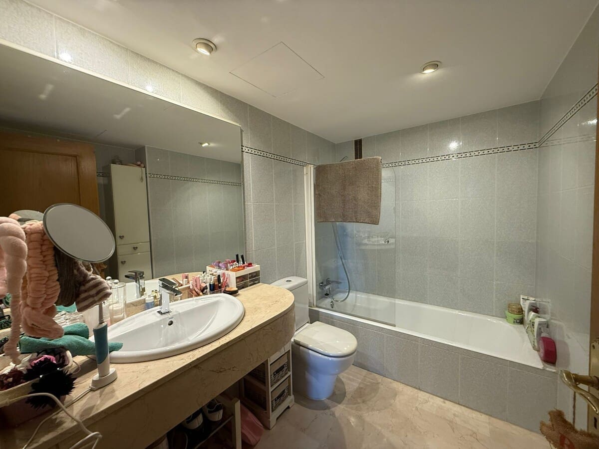 2 sovrum Lägenhet till salu i Genova med pool garage - 695 000 € (Ref: 9345312)