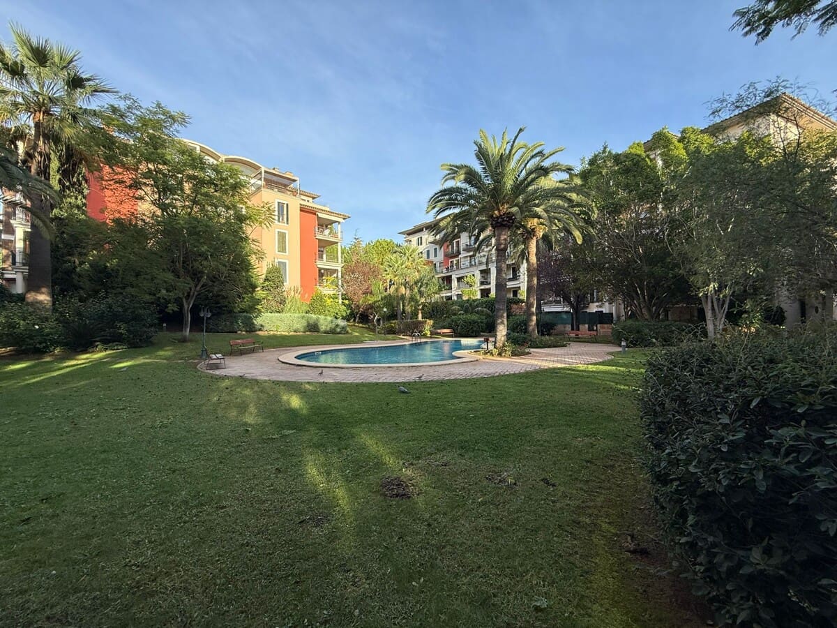 2 sovrum Lägenhet till salu i Genova med pool garage - 695 000 € (Ref: 9345312)