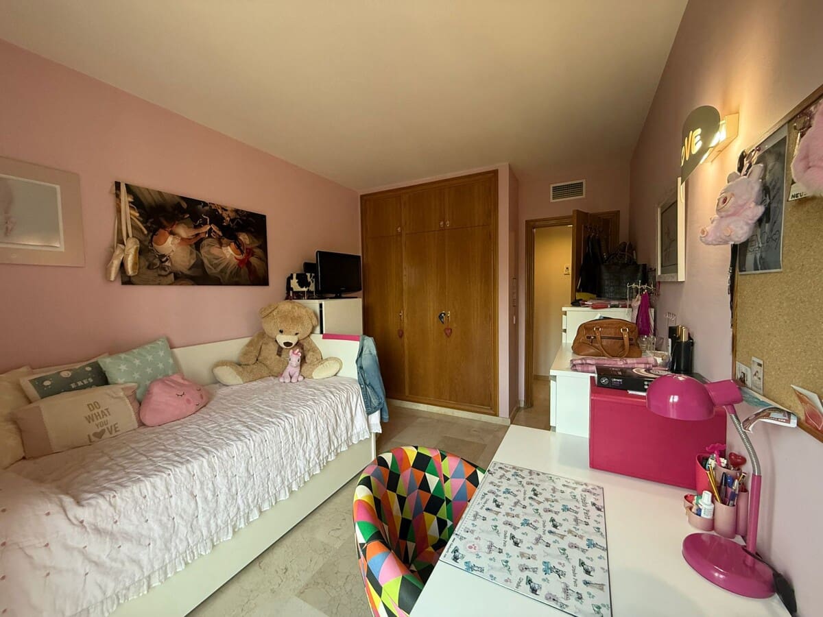 2 sovrum Lägenhet till salu i Genova med pool garage - 695 000 € (Ref: 9345312)