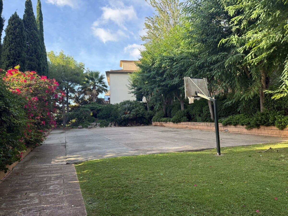 2 sovrum Lägenhet till salu i Genova med pool garage - 695 000 € (Ref: 9345312)