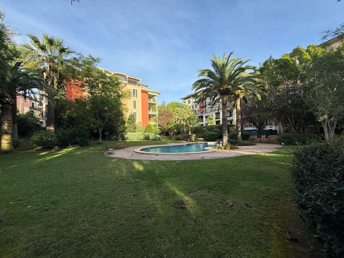 2 sovrum Lägenhet till salu i Genova med pool garage - 695 000 € (Ref: 9345312)