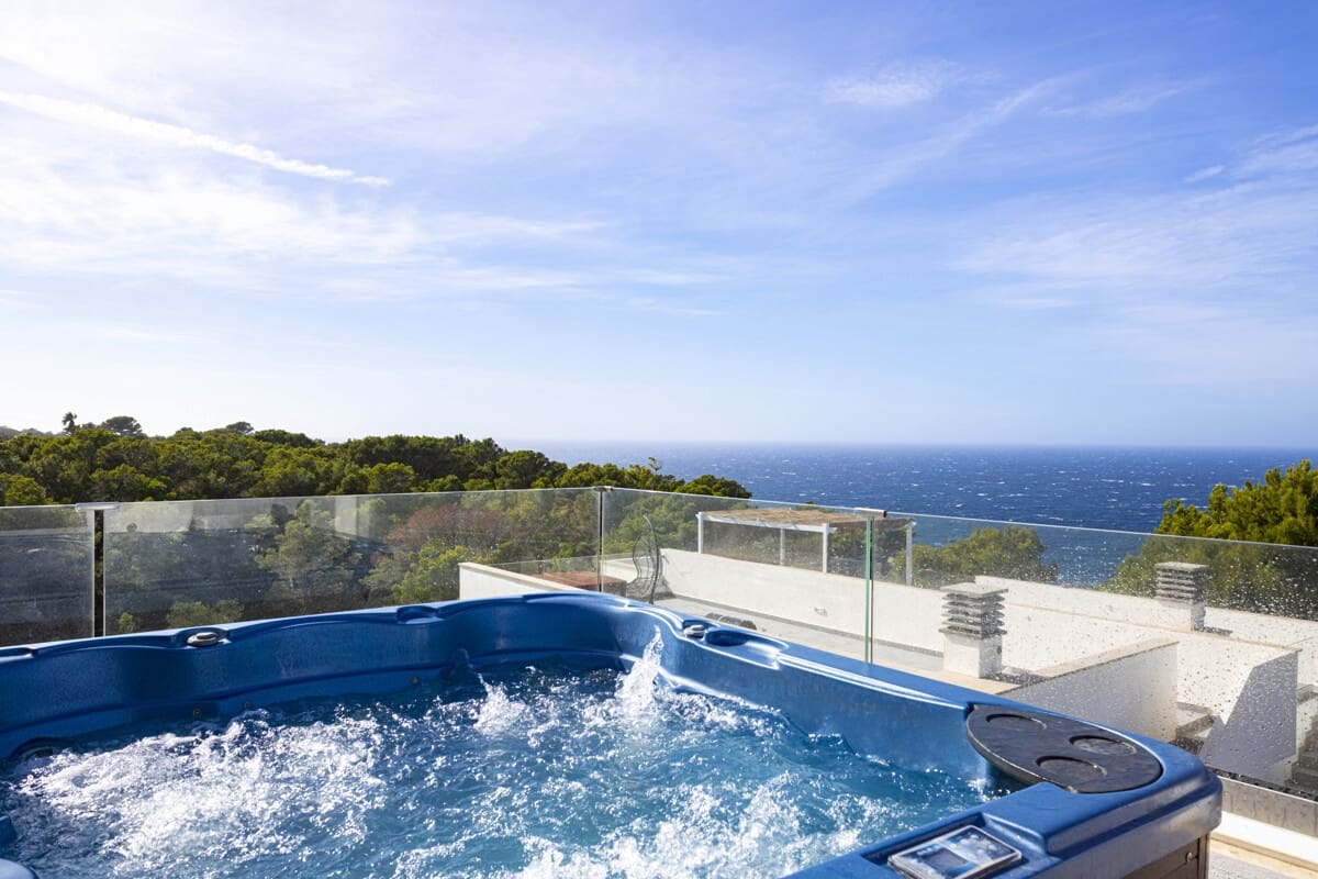 3 makuuhuone Omakotitalo myytävänä paikassa Tolleric mukana uima-altaan 
autotalli - 1 099 000 € (Ref: 9346553)