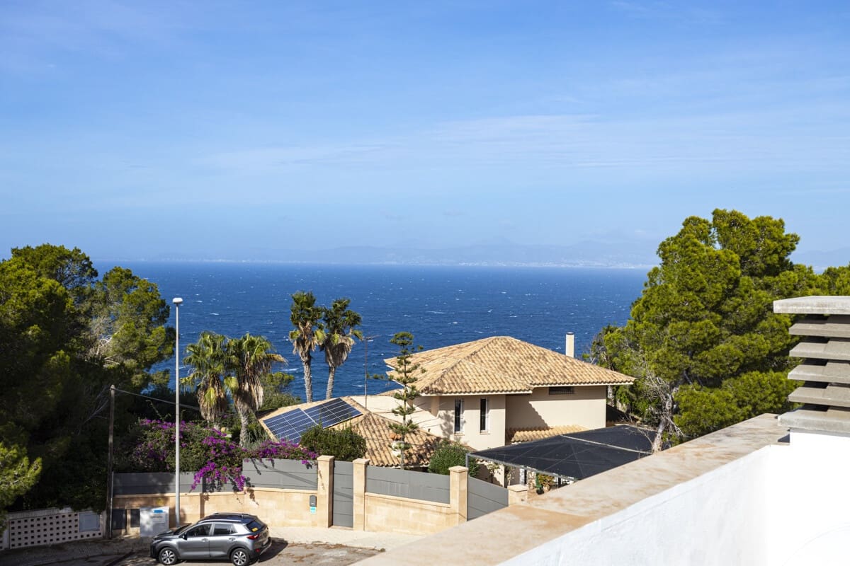 3 makuuhuone Omakotitalo myytävänä paikassa Tolleric mukana uima-altaan 
autotalli - 1 099 000 € (Ref: 9346553)