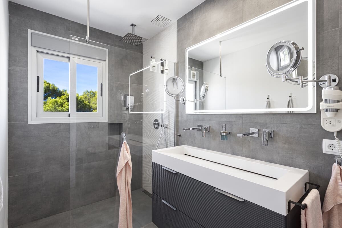 3 makuuhuone Omakotitalo myytävänä paikassa Tolleric mukana uima-altaan 
autotalli - 1 099 000 € (Ref: 9346553)