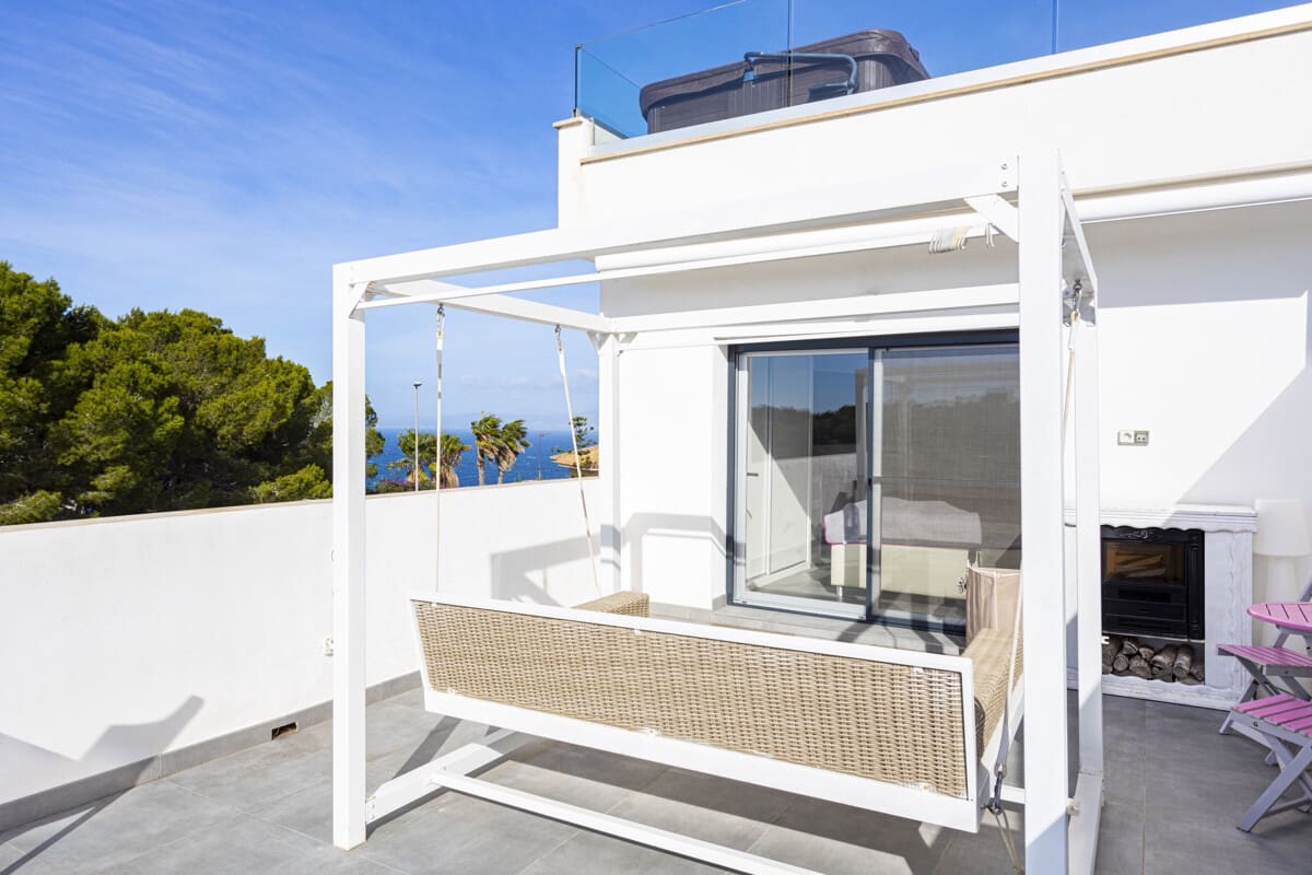 3 makuuhuone Omakotitalo myytävänä paikassa Tolleric mukana uima-altaan 
autotalli - 1 099 000 € (Ref: 9346553)