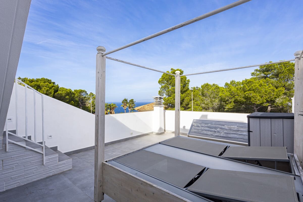 3 makuuhuone Omakotitalo myytävänä paikassa Tolleric mukana uima-altaan 
autotalli - 1 099 000 € (Ref: 9346553)